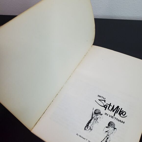 Michael T. Hodgson--WITH SGT. MIKE IN VIETNAM Paperback 1971 Second Printing - Picture 5 of 11